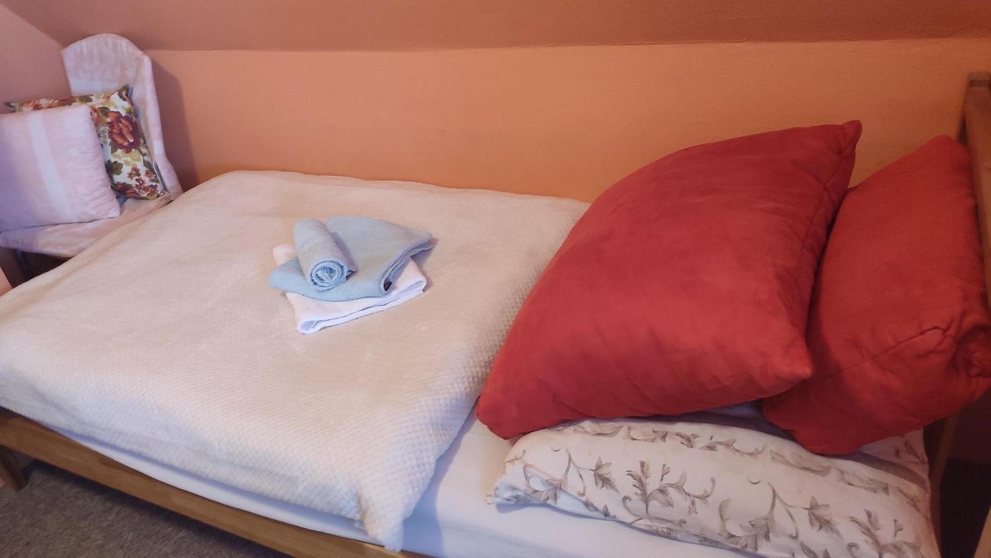 Petunia-Dom S Dvoma Spalnami Bešeňová Eksteriør billede
